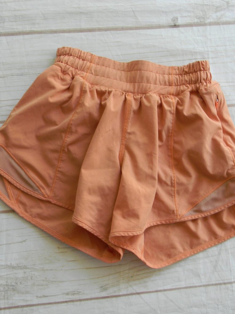 Lululemon Hotty Hot Shorts ORANGE Size 2 Tall 3.5"INSEAM